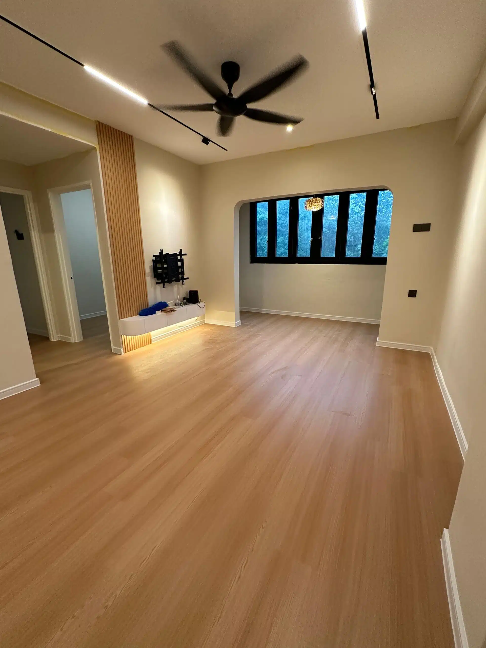 Queensfloor vs Avertonflooring