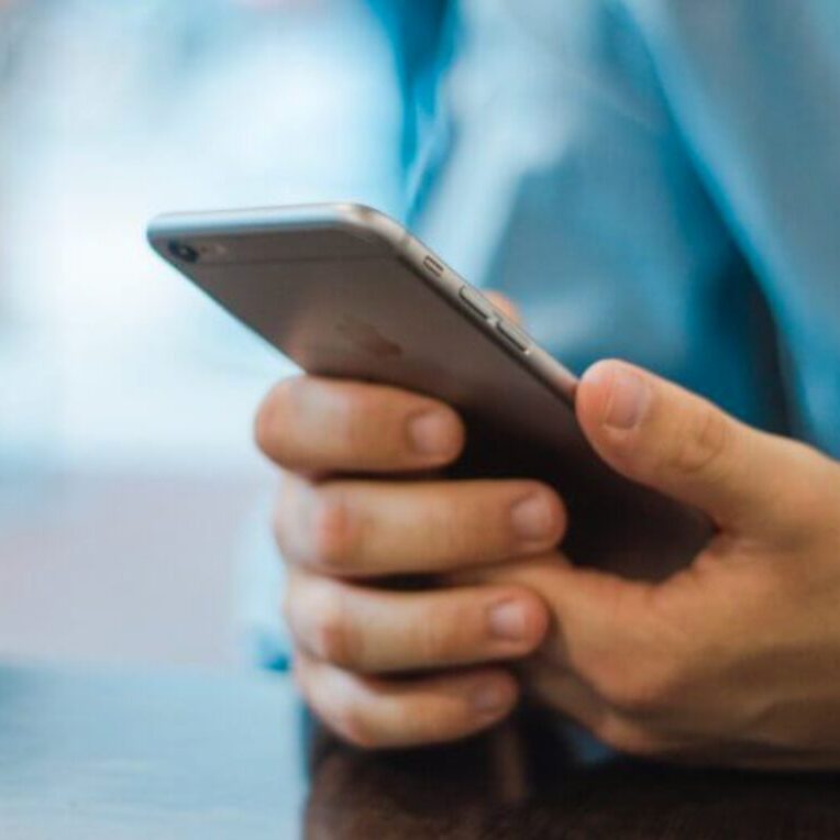 别再用旧方法租车了,试试看这个 App