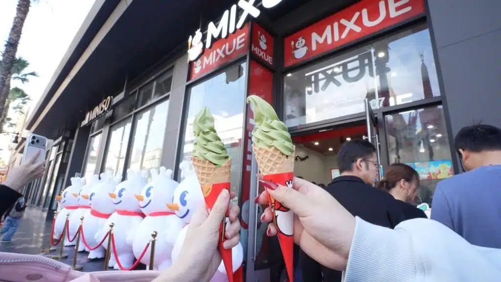 蜜雪冰城美国首店